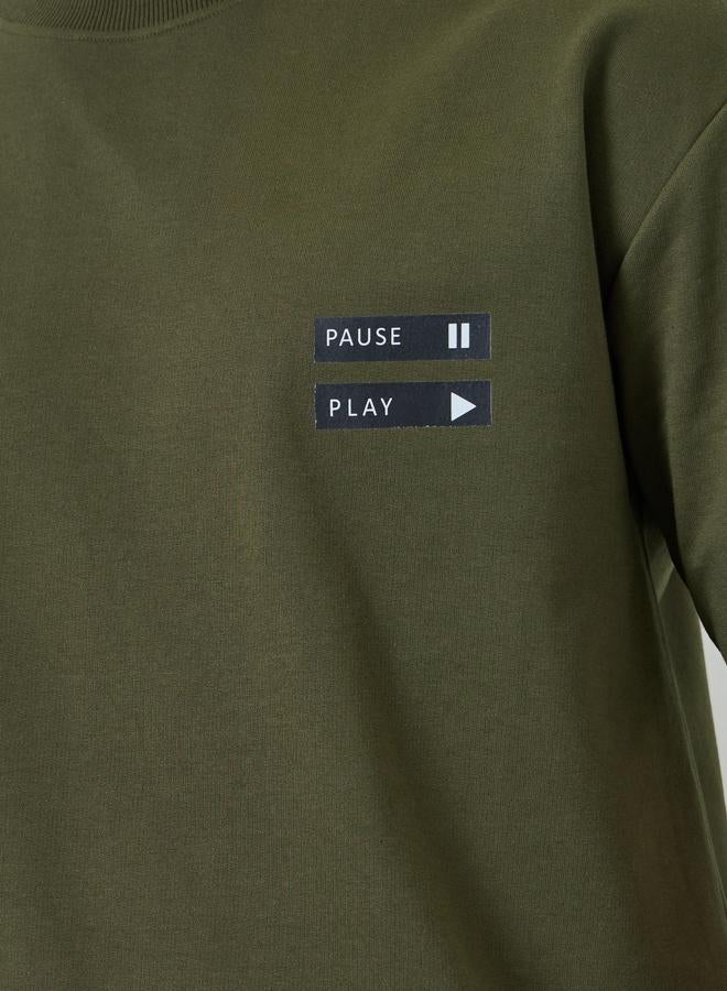 ستايلي طقم منسق من تيشيرت بقصة واسعة وجوغر للرجال - Image 3